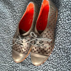 Super cute Kate Spade flats size 5 1/2.